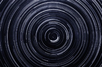 Bức ảnh phơi sáng thời gian dài tập trung vào Sao Bắc Cực